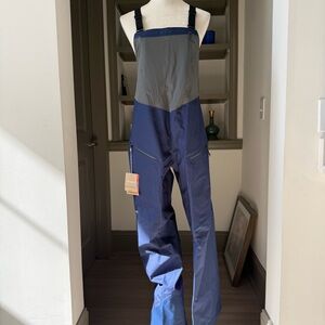 NWT Patagonia Women's Snowdrifter Bib Size S
